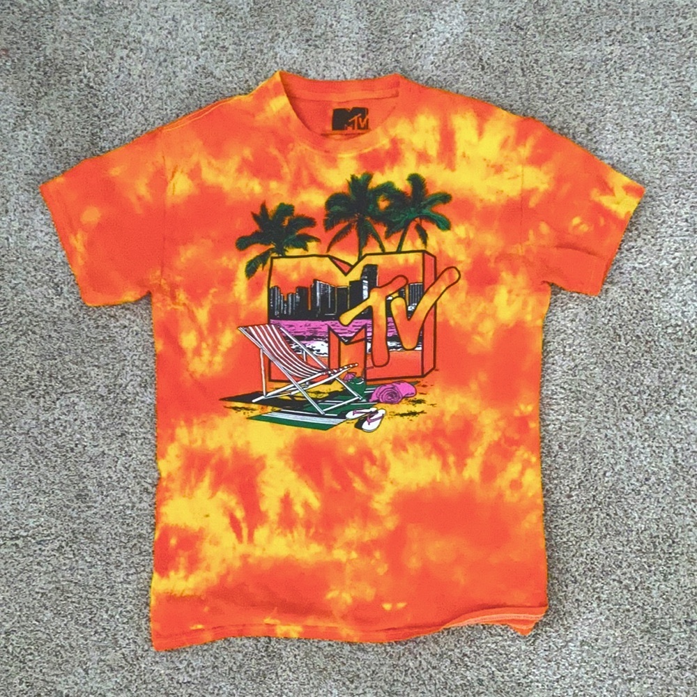 MTV colored shirt